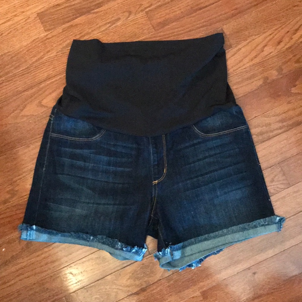 ⭐️ Just Black Maternity jean shorts size 31